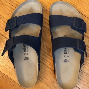 Birkenstock Arizona Men’s size 11 Navy New in box. Birko-flor/suede/cork